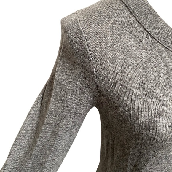 Gray Sweater with Goose Design - Picture 7 of 14